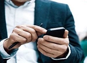 <strong><a href="#help">Chat with Live Agent about your issue</a></strong>