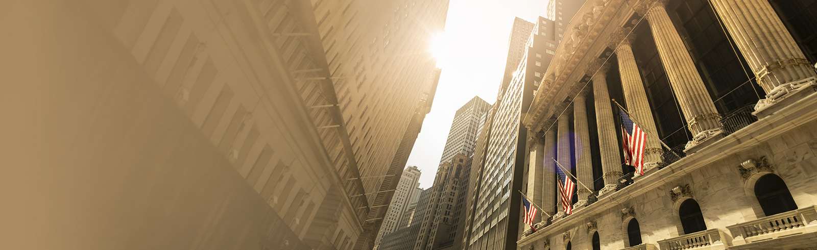 從建築物之間看見陽光